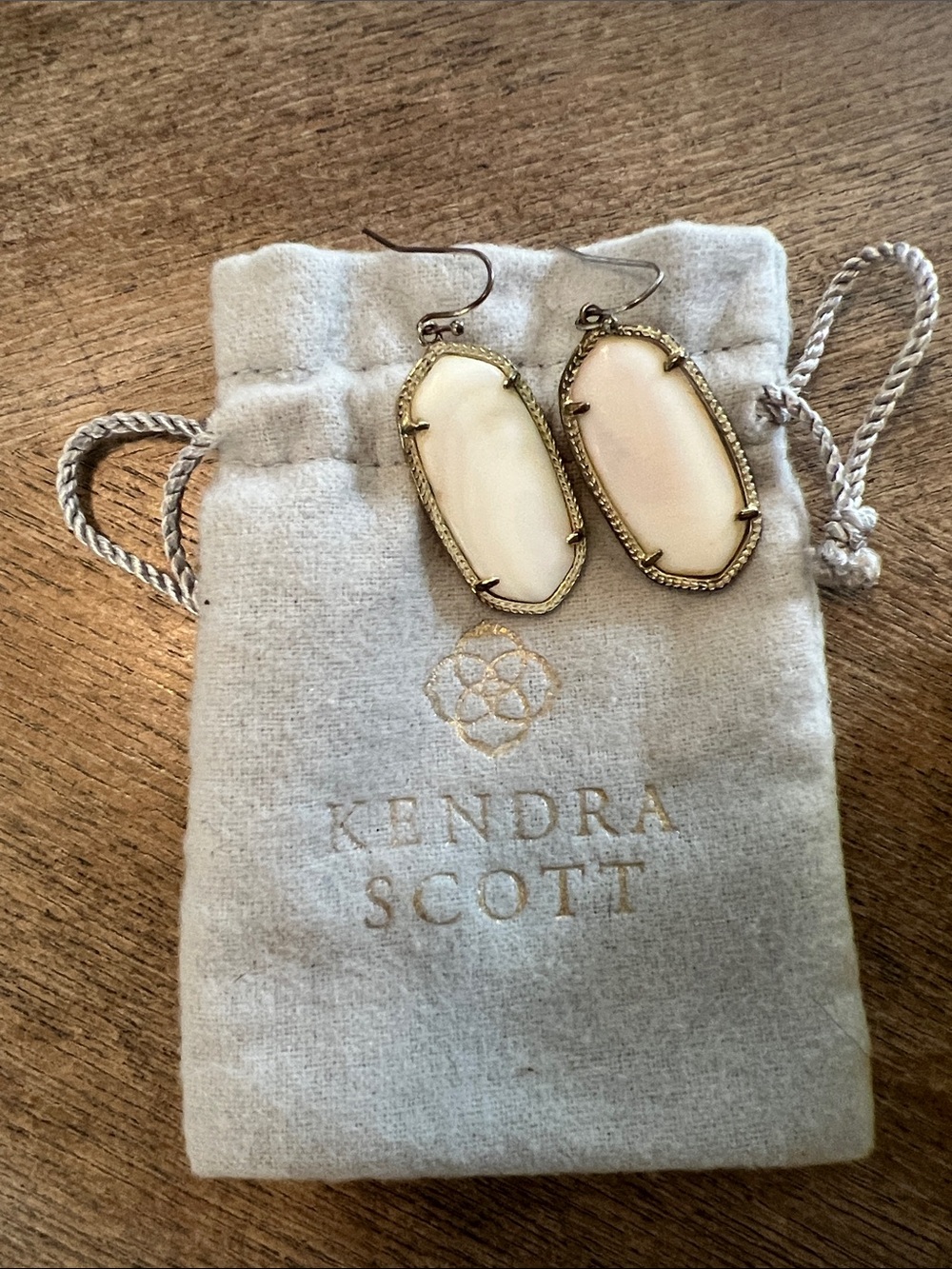 Kendra Scott Elle Drop mother of pearl Cream and Gold Oval Drop Earrings